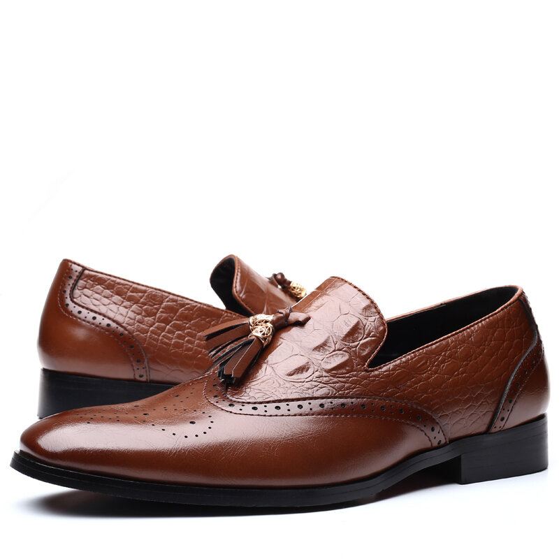 Miesten Brogue Tupsu Decor Mekko Loaferit Luistaa Päälle Business Casual Juhlakengät